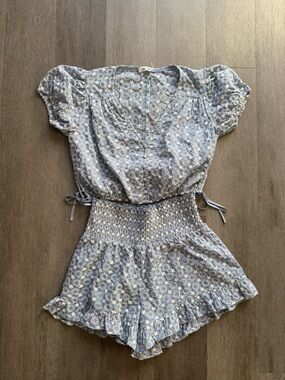 Smocked Waist Floral Puff-Sleeve Tunic Top — Light Blue